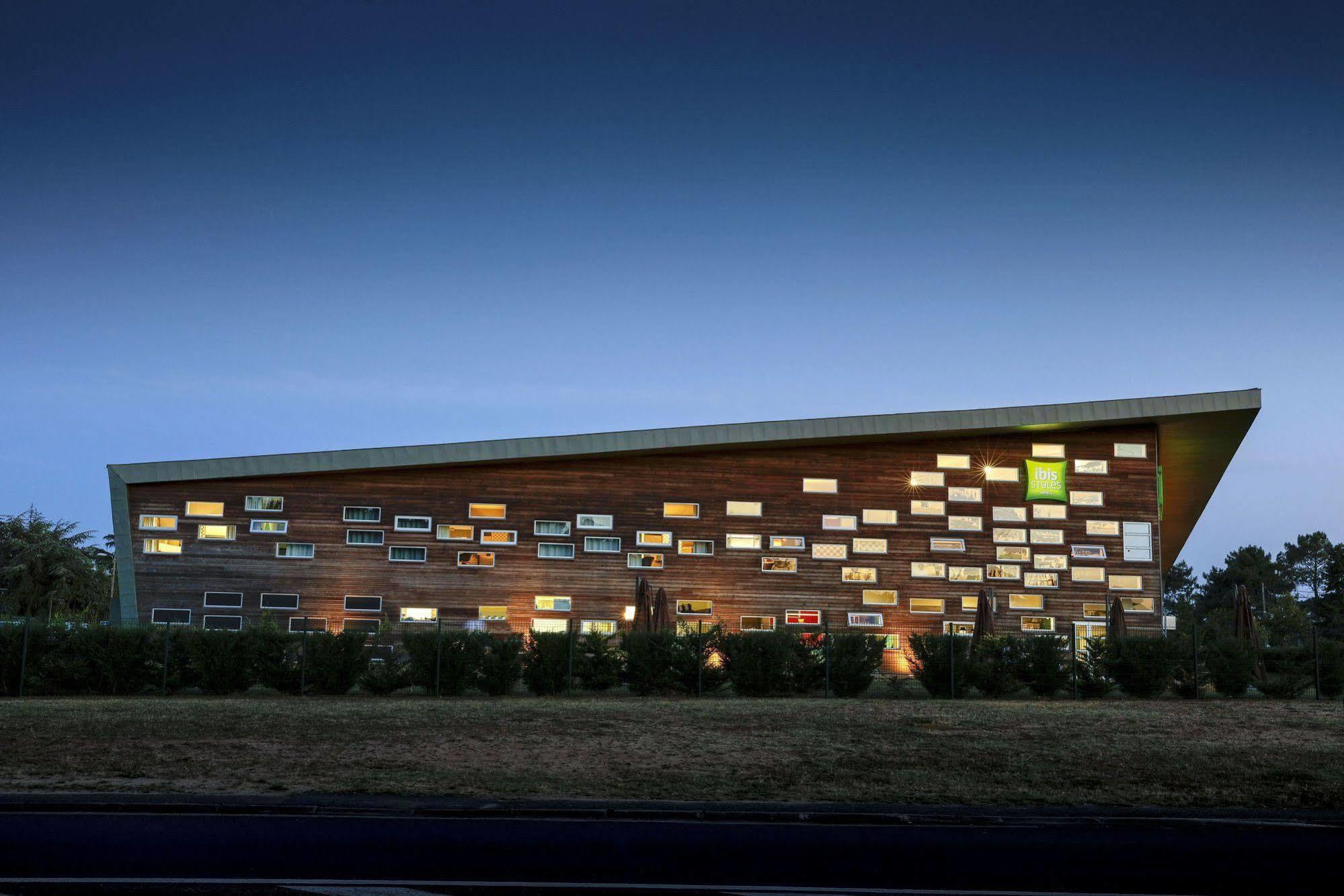 Ibis Styles Le Mans Sud Mulsanne Hotel Exterior photo